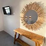 Lyra Seafront , Paroikia Town Center Дом отдыха