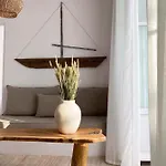 Дом отдыха Lyra Seafront , Paroikia Town Center Парос