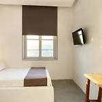 Lyra Seafront , Paroikia Town Center Дом отдыха