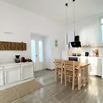 Дом отдыха Lyra Seafront , Paroikia Town Center Парос