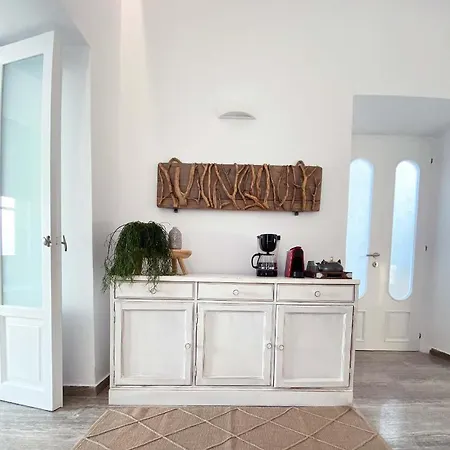 Lyra Seafront , Paroikia Town Center Дом отдыха *