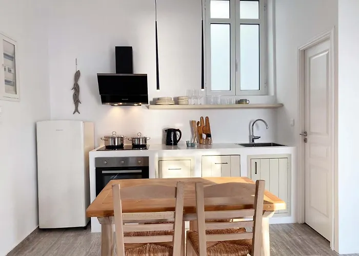 Lyra Seafront , Paroikia Town Center Semesterbostad